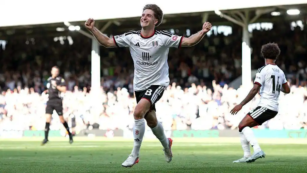 Cesar Palacios celebrates