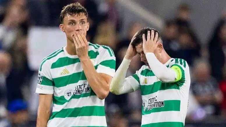 Dejected Celtic players