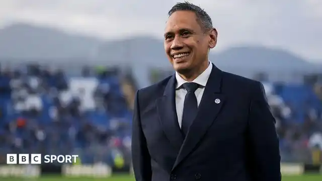 ผู้บริหารโกโมสละที่นั่งให้แฟนสูงอายุในเกมประเดิมแชมเปียนส์ลีก